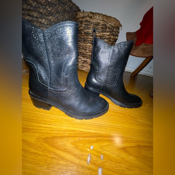 DONALD PLINER STELLA BOOT SIZE 6 1/2 NWOB - Picture 2 of 9